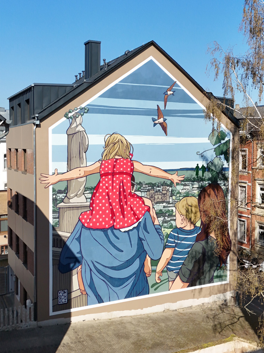 Family First Mural mit Familie und Stadtansicht von Trier